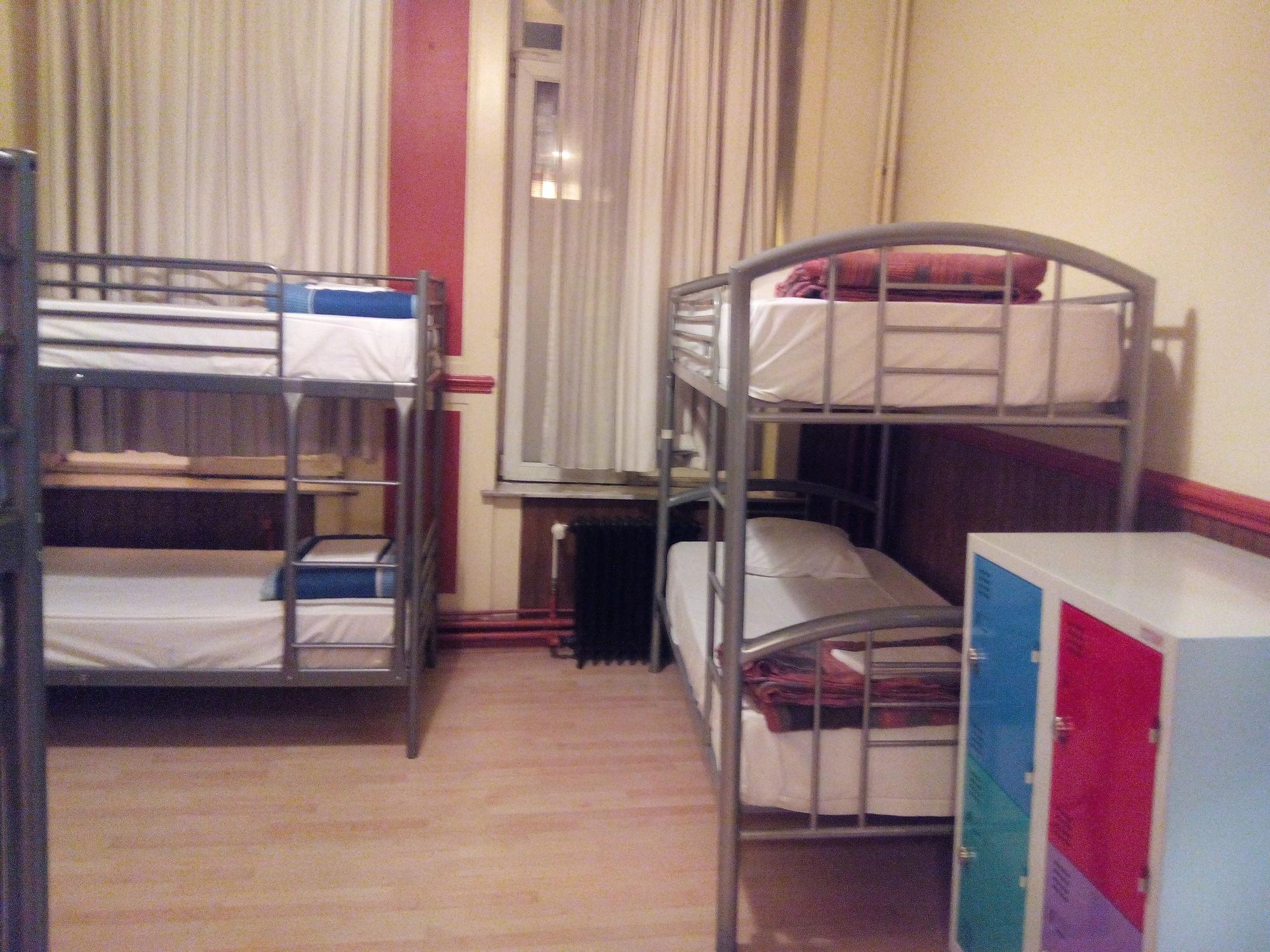 Hostel Louise 伊克塞尔 外观 照片