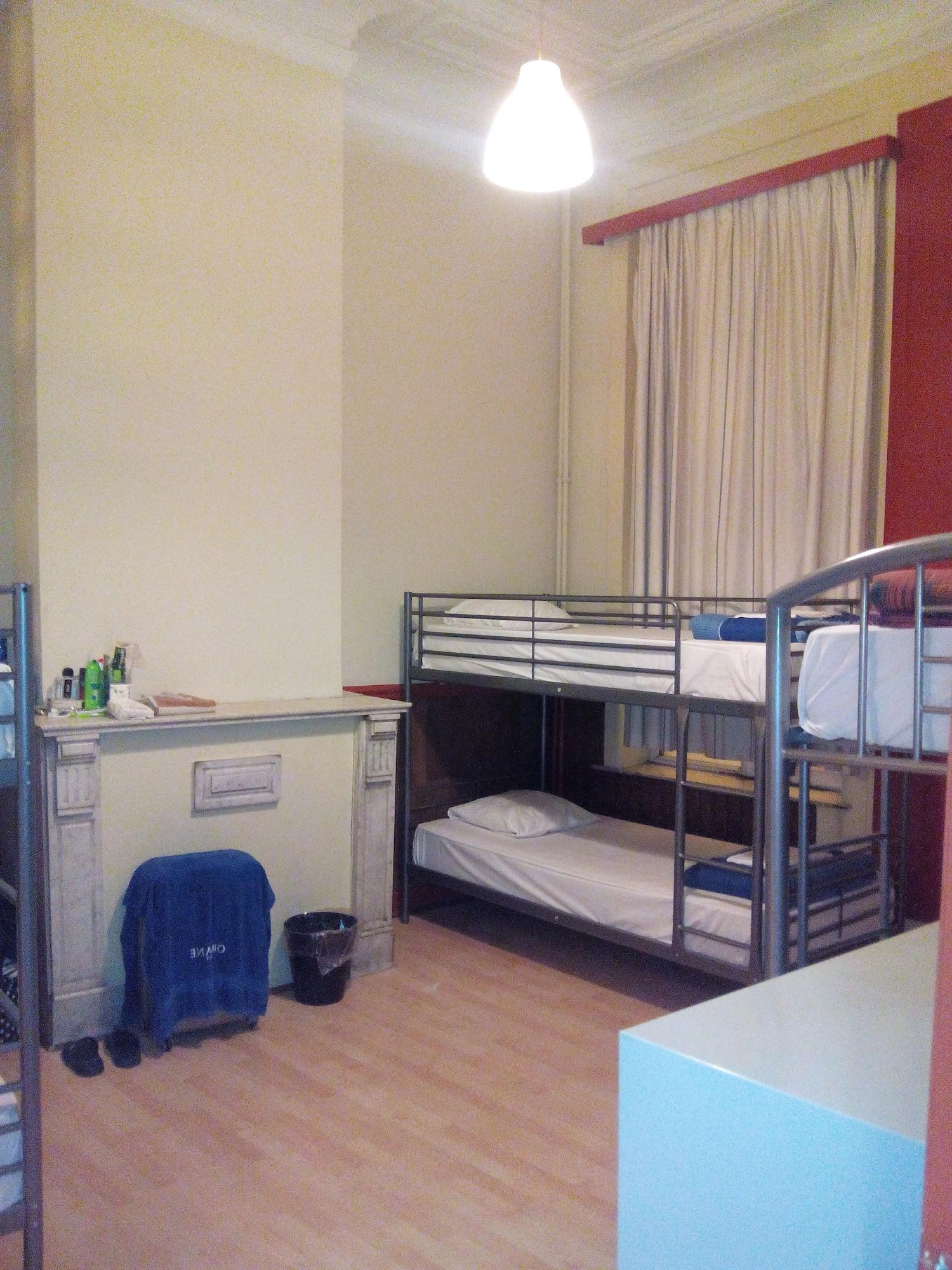 Hostel Louise 伊克塞尔 外观 照片